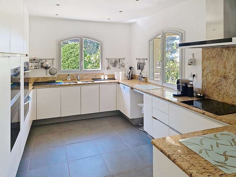 Villa Villeneuve-lès-Avignon - 3 chambres - 230m²