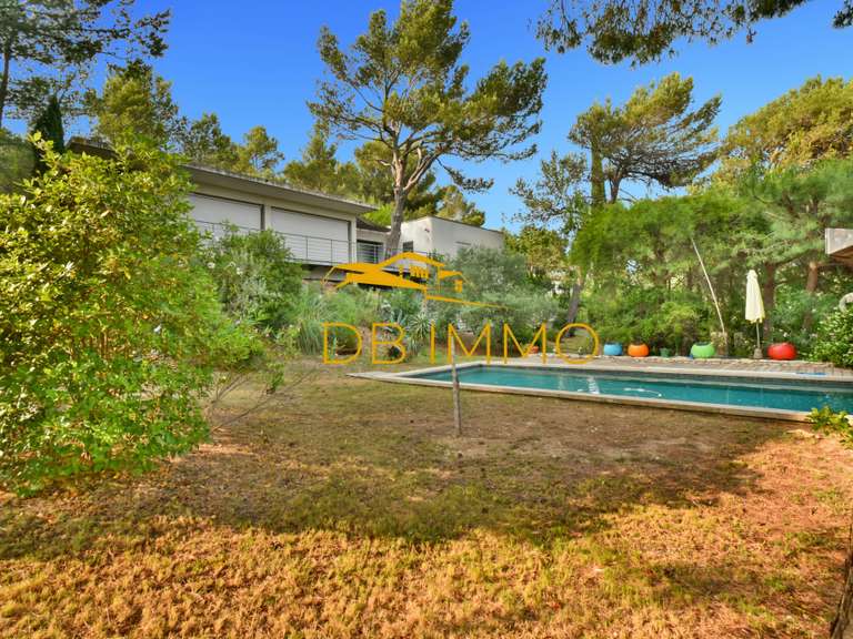 Villa Villeneuve-lès-Avignon - 3 chambres - 170m²