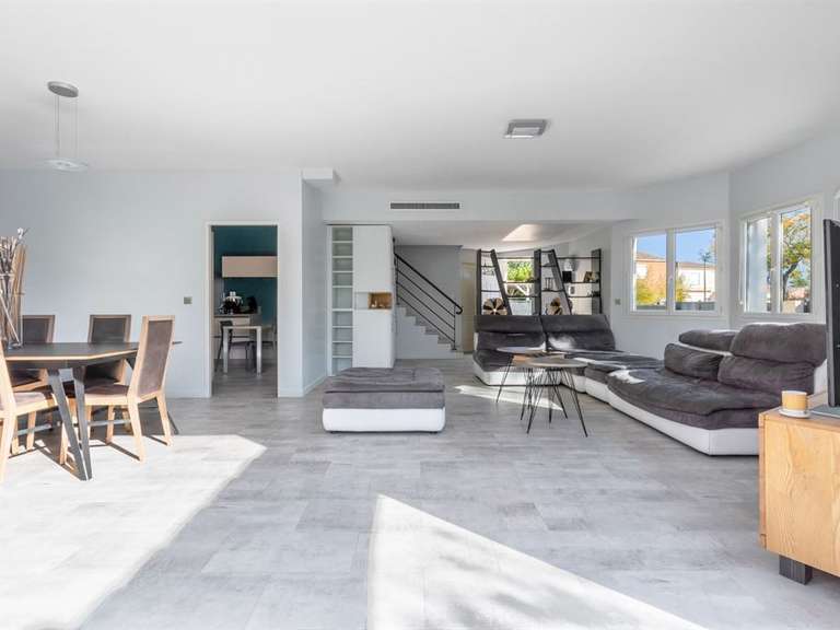 Maison Villeneuve-lès-Maguelone - 4 chambres - 166m²