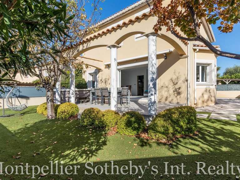 Maison Villeneuve-lès-Maguelone - 4 chambres - 166m²