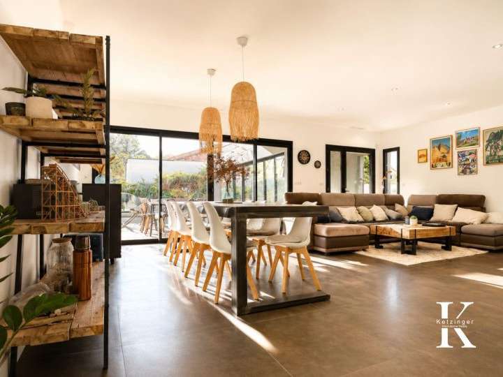 Maison Villeneuve-lès-Maguelone - 5 chambres - 220m²