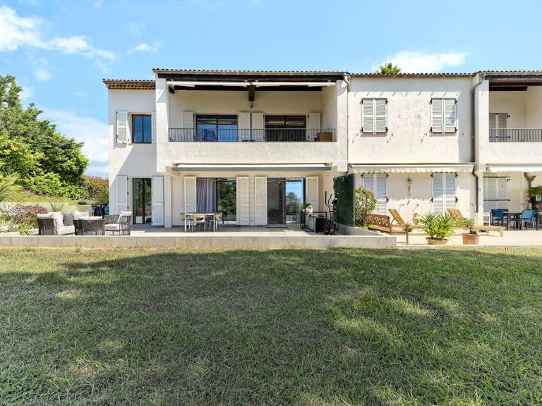 Apartment Villeneuve-Loubet - 4 bedrooms - 117m²