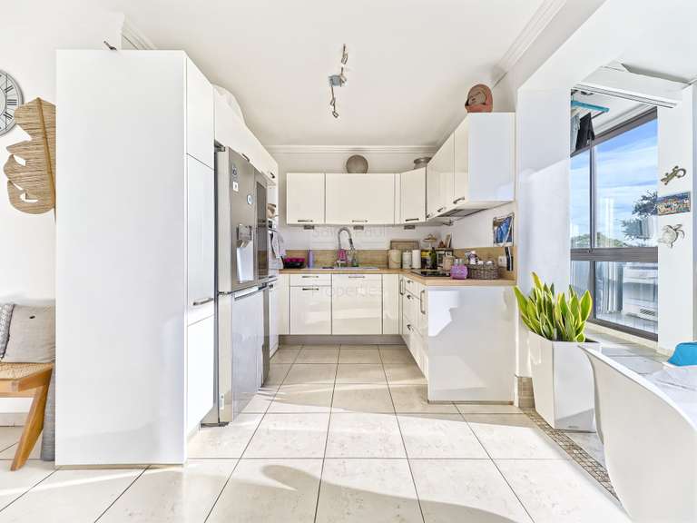 Apartment Villeneuve-Loubet - 5 bedrooms - 165m²