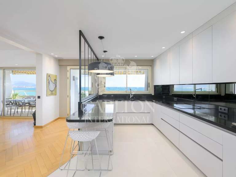 Appartement Villeneuve-Loubet - 5 chambres - 260m²