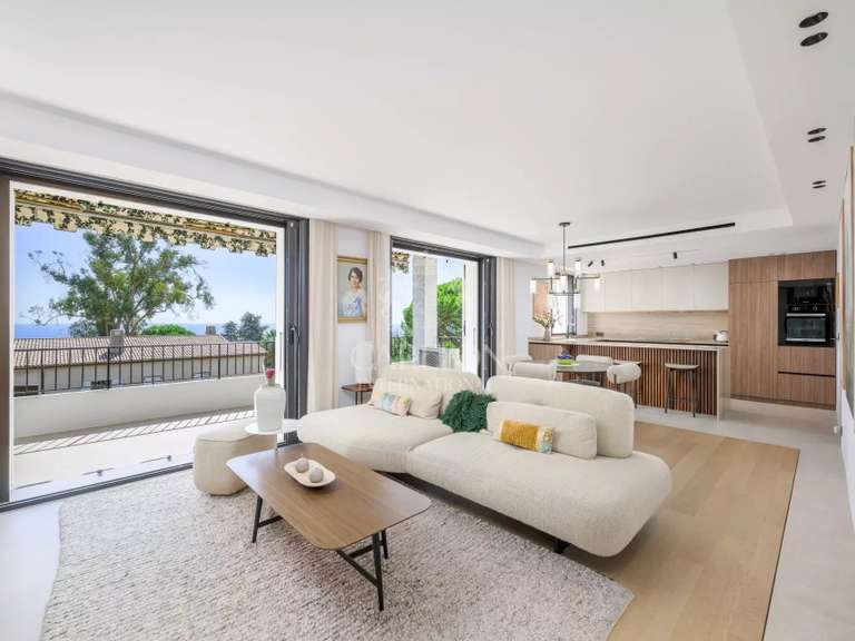 Apartment with Sea view Villeneuve-Loubet - 2 bedrooms - 117m²