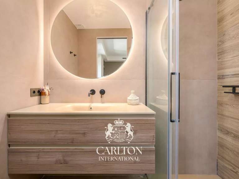 Apartment with Sea view Villeneuve-Loubet - 2 bedrooms - 117m²