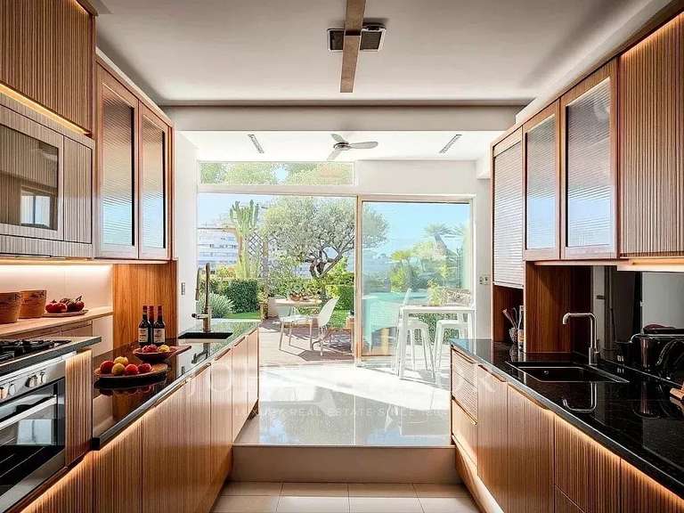 Appartement Villeneuve-Loubet - 4 chambres - 192m²