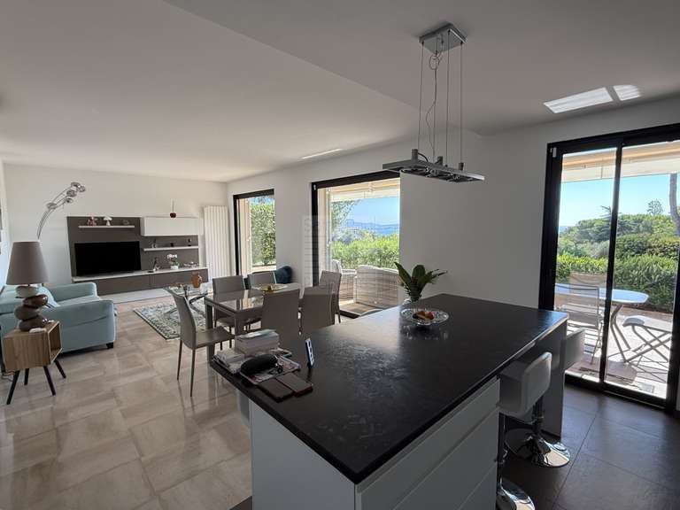 Appartement avec Vue sur mer Villeneuve-Loubet - 3 chambres - 101m²