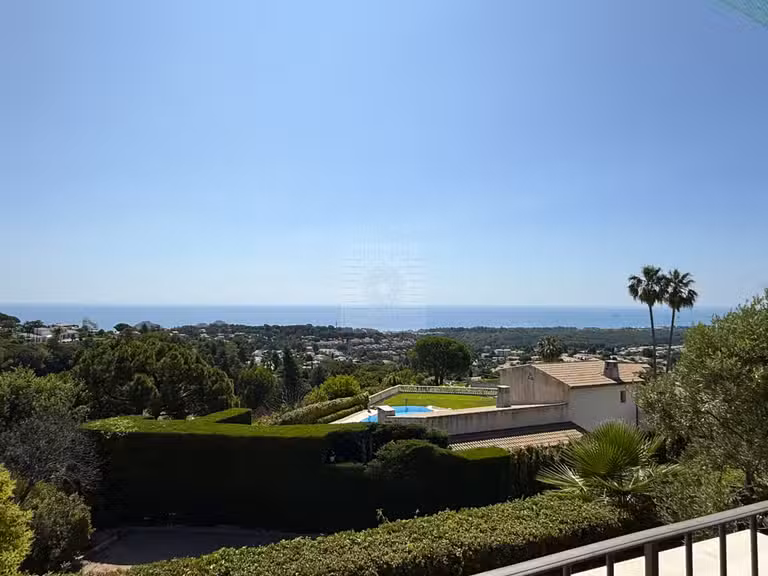 Apartment with Sea view Villeneuve-Loubet - 4 bedrooms - 117m²