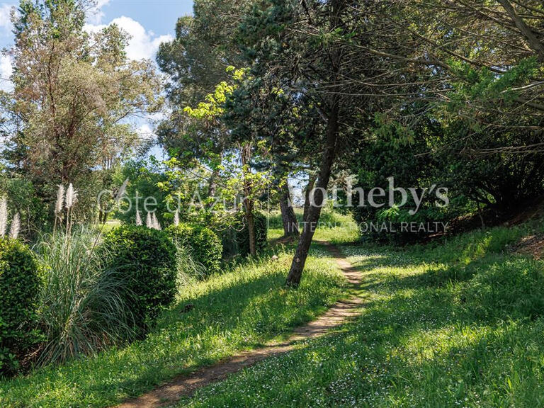 Maison Villeneuve-Loubet - 4 chambres - 133m²