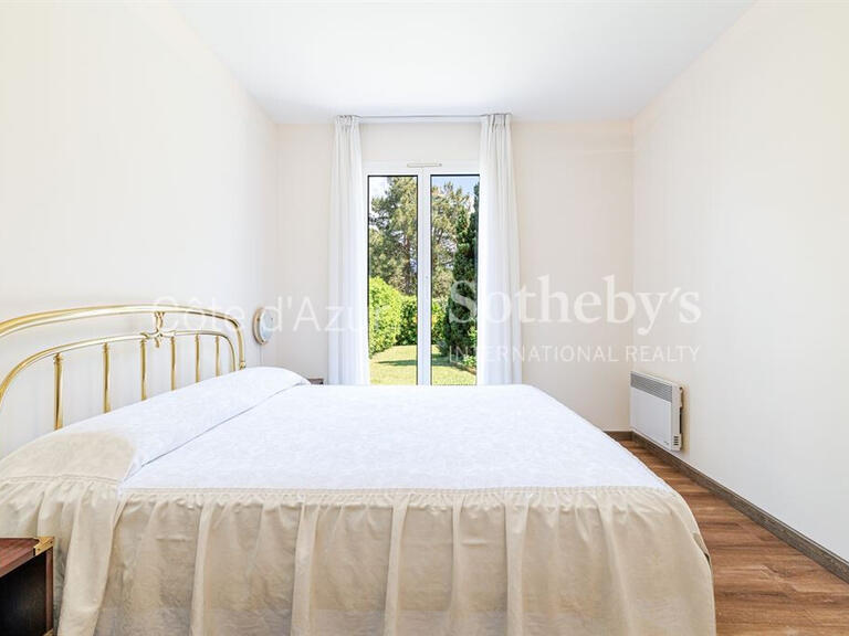 Maison Villeneuve-Loubet - 4 chambres - 133m²