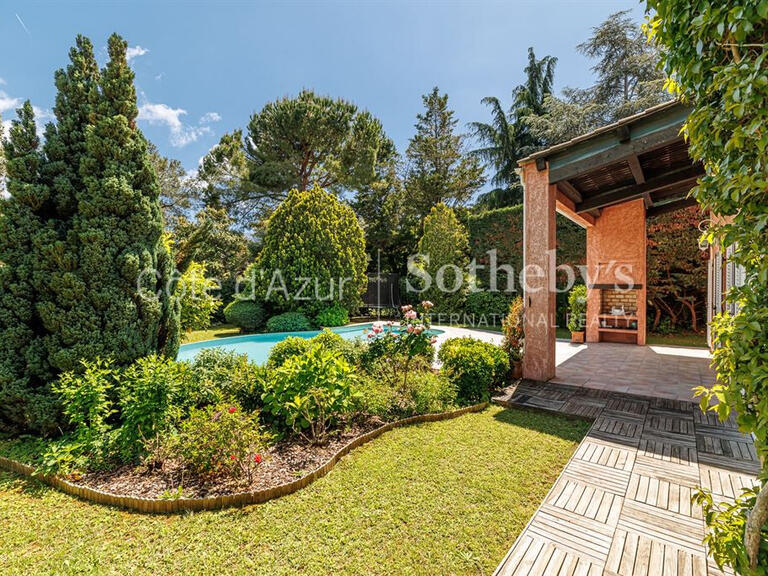 Maison Villeneuve-Loubet - 4 chambres - 133m²