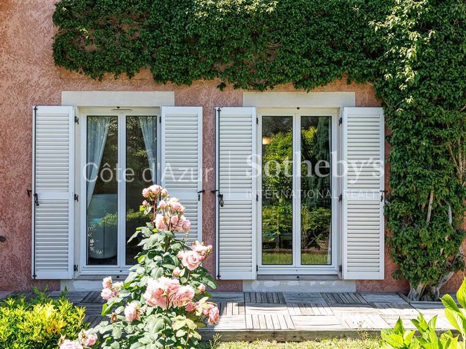 House Villeneuve-Loubet