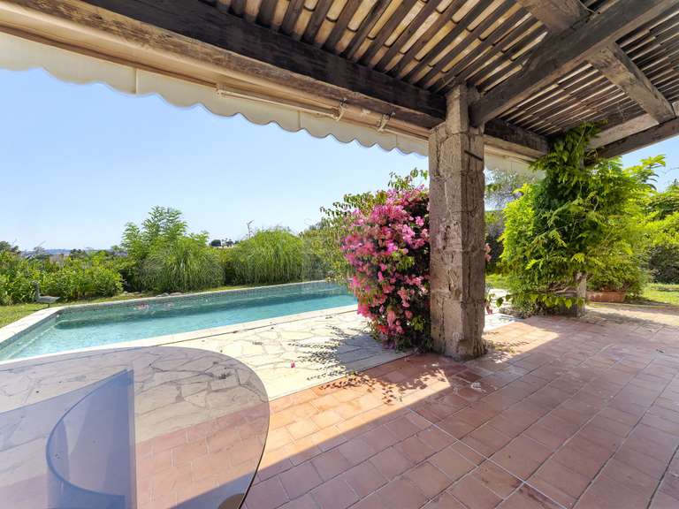 Maison Villeneuve-Loubet - 4 chambres - 125m²