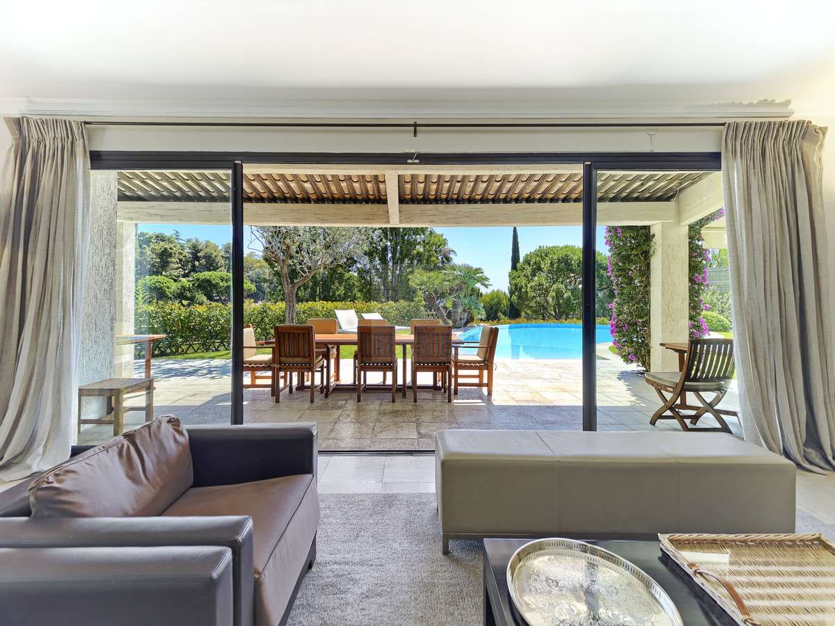 House Villeneuve-Loubet