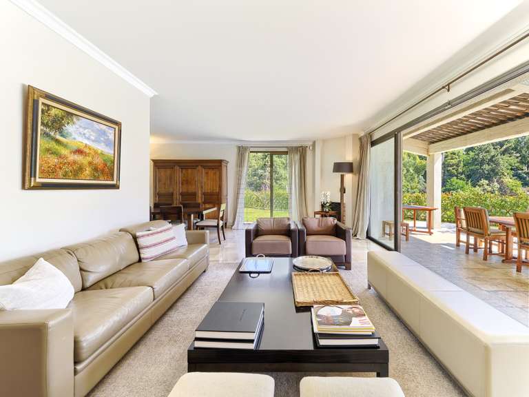 Maison Villeneuve-Loubet - 4 chambres - 130m²