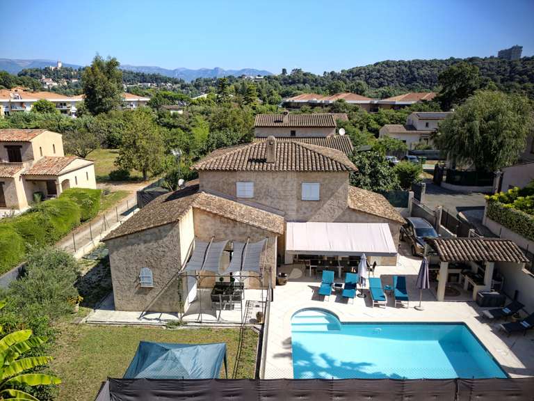 House Villeneuve-Loubet - 5 bedrooms - 180m²