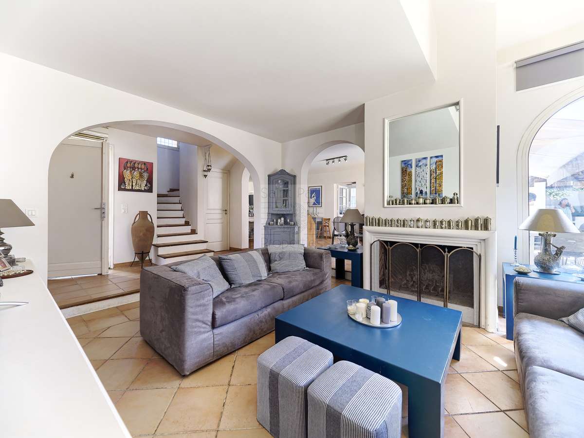 House Villeneuve-Loubet