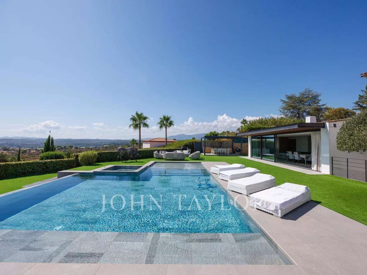 House Villeneuve-Loubet