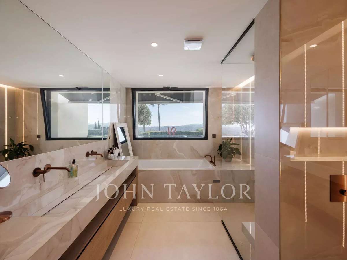 House Villeneuve-Loubet