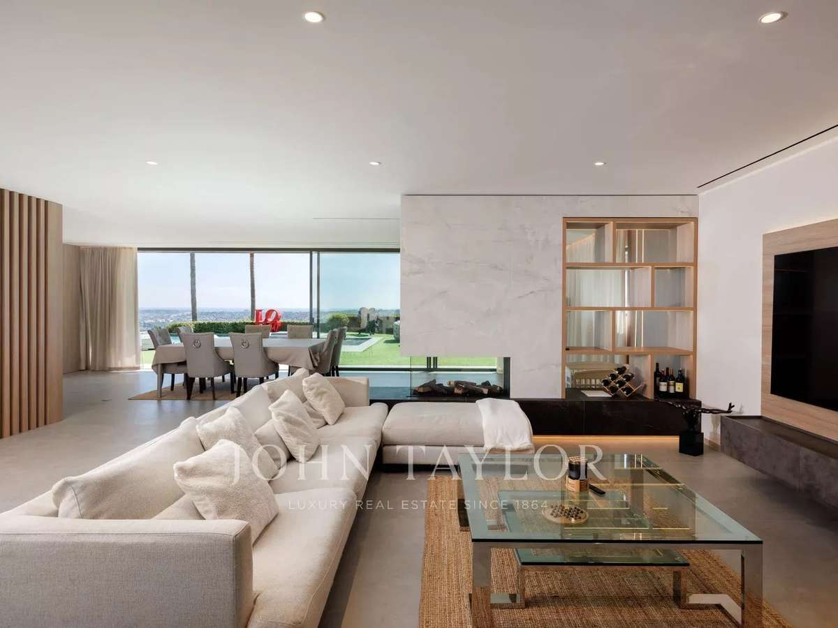 House Villeneuve-Loubet