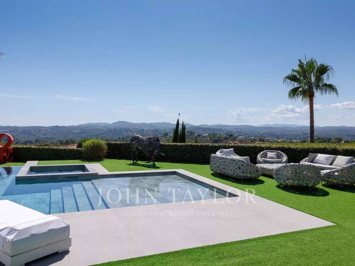 House Villeneuve-Loubet