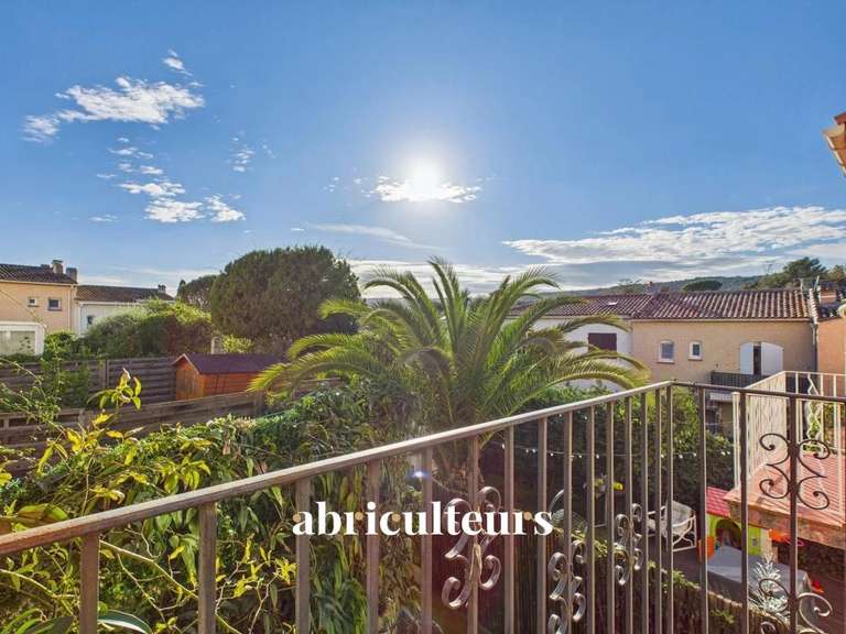 Maison Villeneuve-Loubet - 3 chambres - 89m²