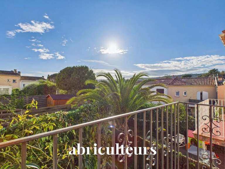 Maison Villeneuve-Loubet - 3 chambres - 89m²