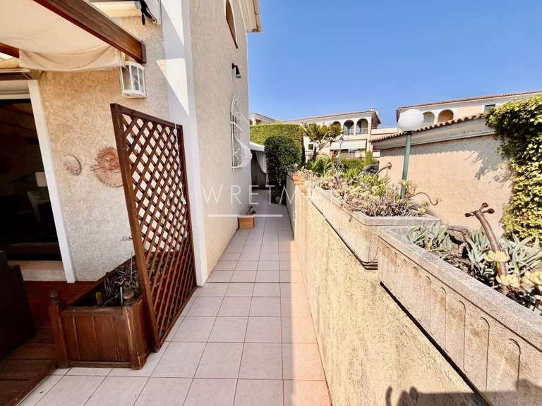 House Villeneuve-Loubet - 2 bedrooms - 121m²