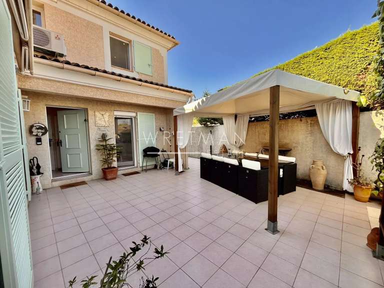 House Villeneuve-Loubet - 2 bedrooms - 121m²
