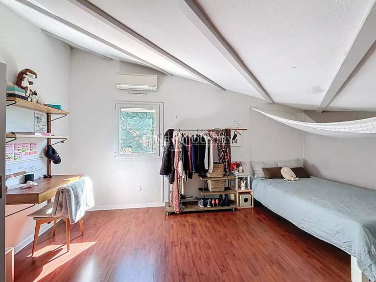 Maison Villeneuve-Loubet - 5 chambres - 154m²
