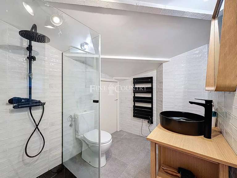 Maison Villeneuve-Loubet - 5 chambres - 154m²