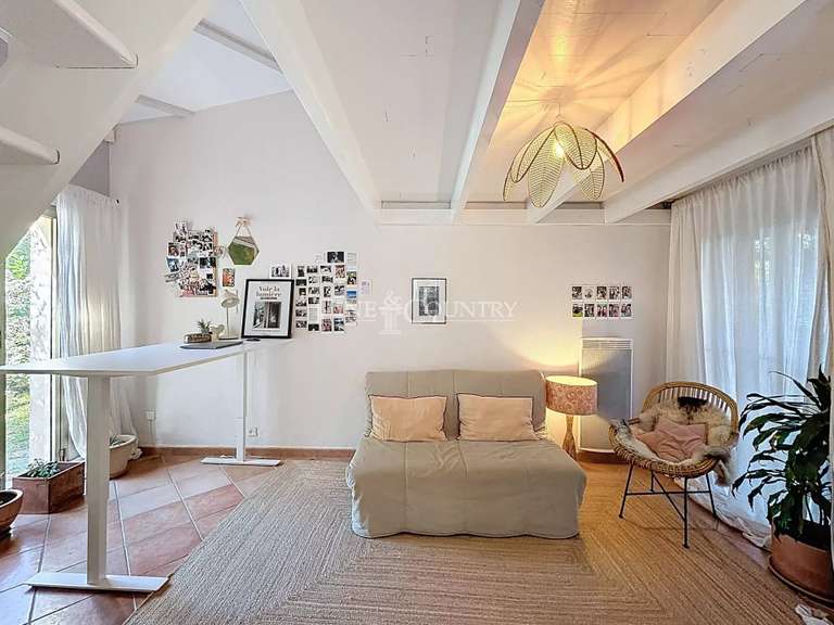 Maison Villeneuve-Loubet - 5 chambres - 154m²