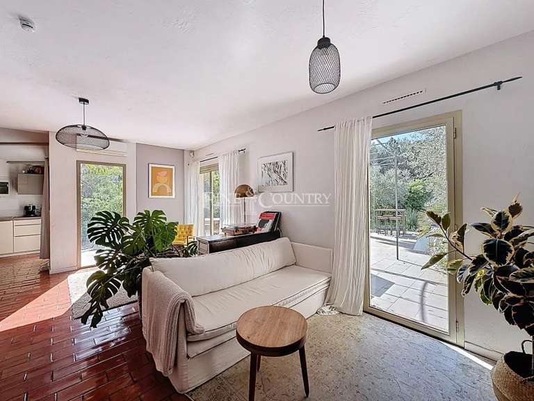 Maison Villeneuve-Loubet - 5 chambres - 154m²