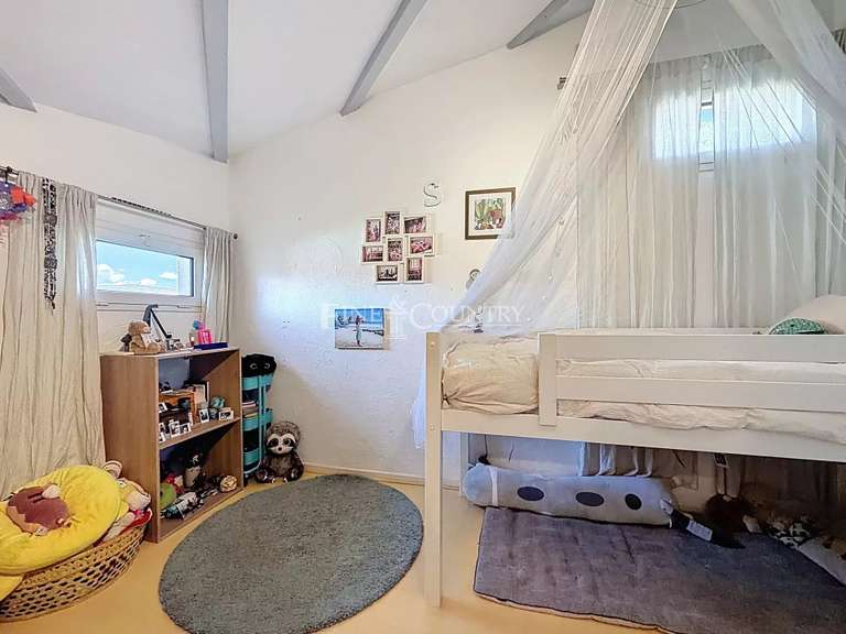 Maison Villeneuve-Loubet - 5 chambres - 154m²