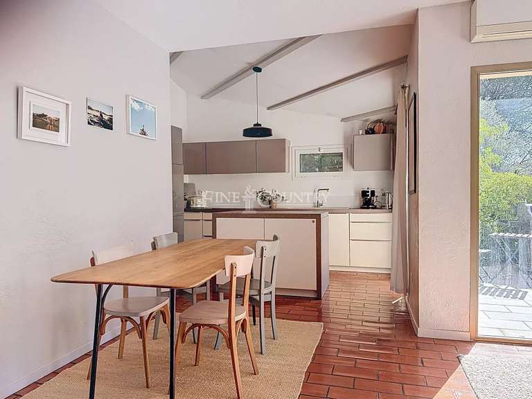 Maison Villeneuve-Loubet - 5 chambres - 154m²