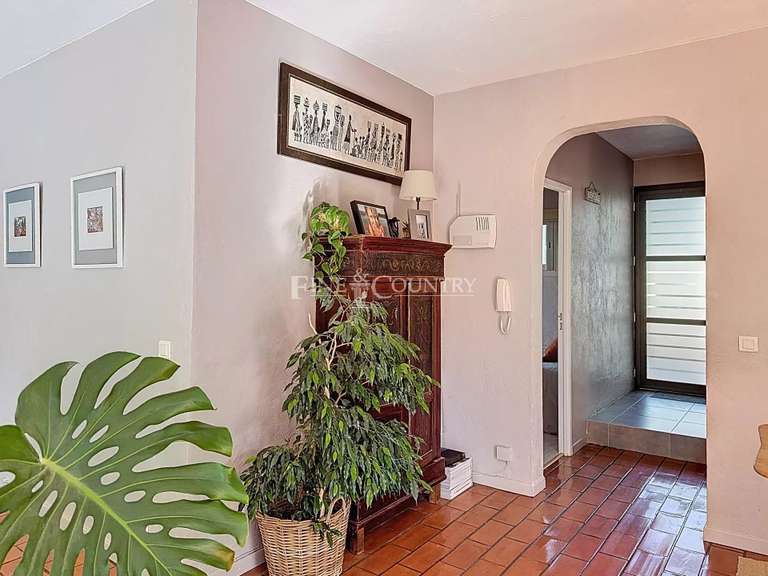Maison Villeneuve-Loubet - 5 chambres - 154m²