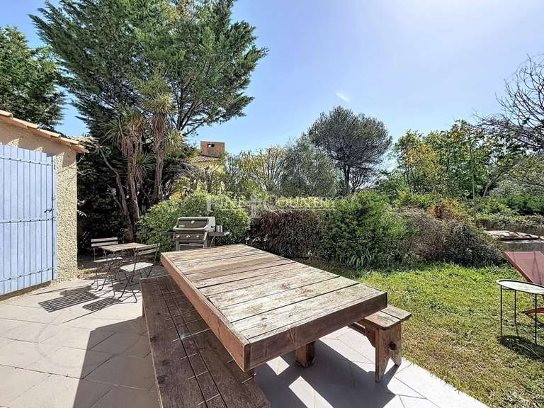 Maison Villeneuve-Loubet - 5 chambres - 154m²