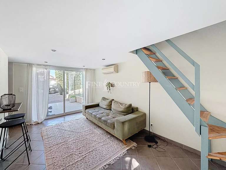 Maison Villeneuve-Loubet - 5 chambres - 154m²