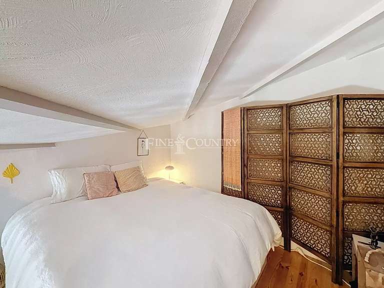 Maison Villeneuve-Loubet - 5 chambres - 154m²