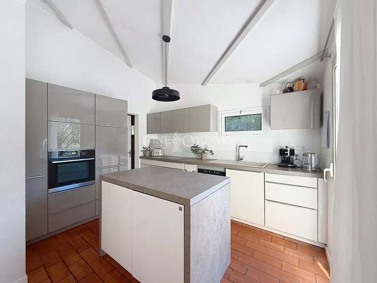 Maison Villeneuve-Loubet - 5 chambres - 154m²