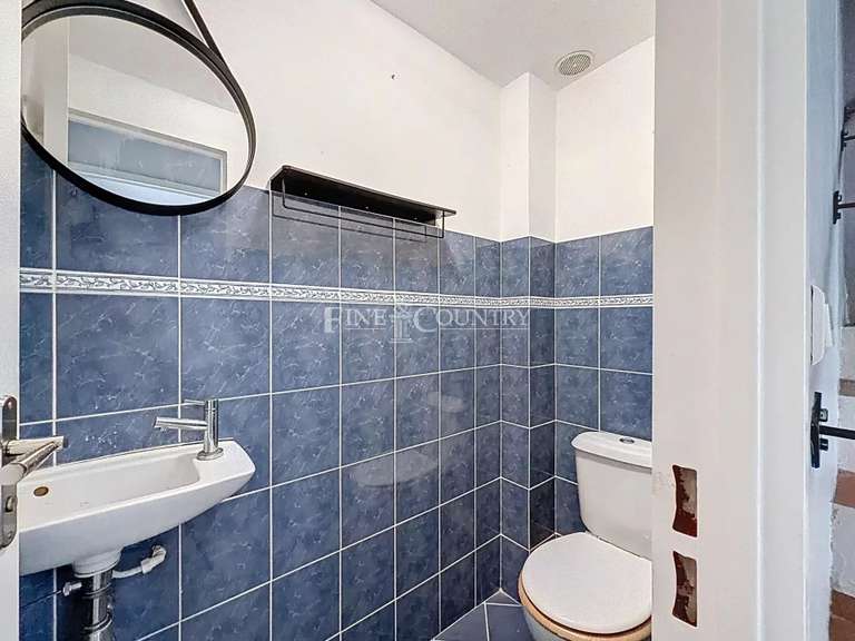 Maison Villeneuve-Loubet - 5 chambres - 154m²