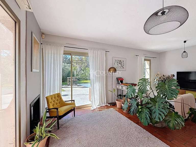 Maison Villeneuve-Loubet - 5 chambres - 154m²