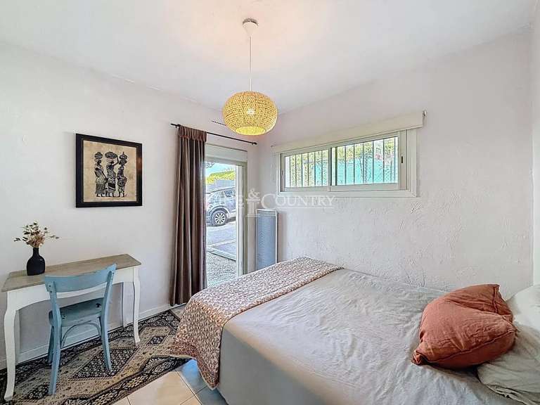 Maison Villeneuve-Loubet - 5 chambres - 154m²