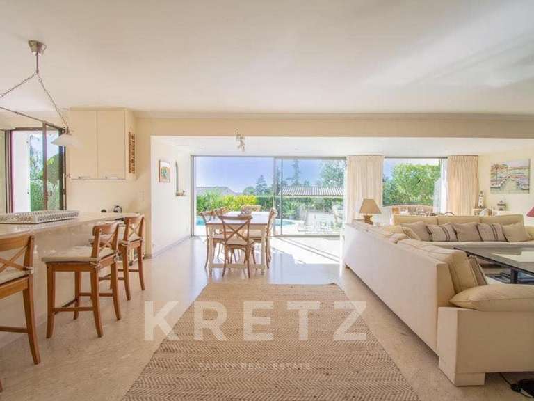 Maison Villeneuve-Loubet - 4 chambres - 200m²