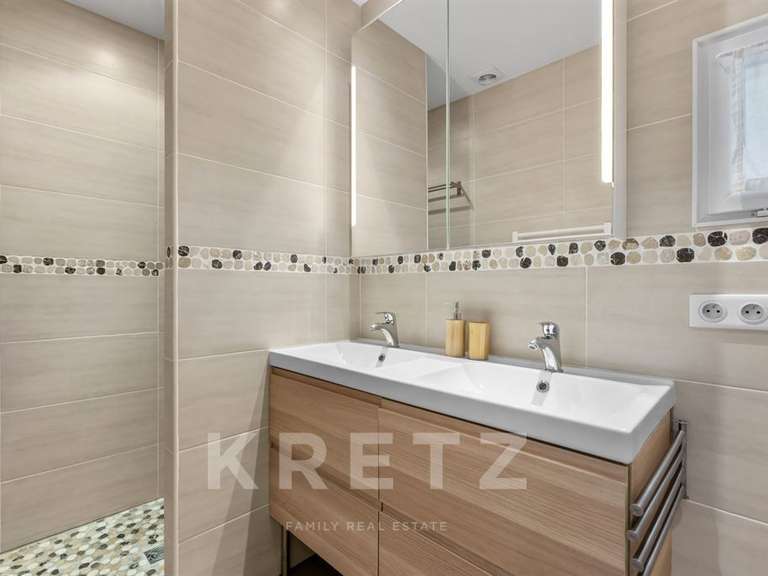 Maison Villeneuve-Loubet - 4 chambres - 200m²