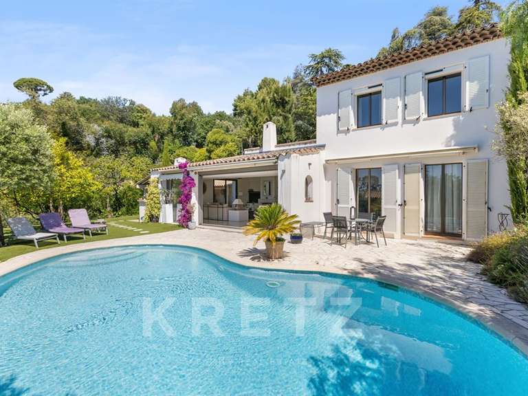 Maison Villeneuve-Loubet - 4 chambres - 200m²