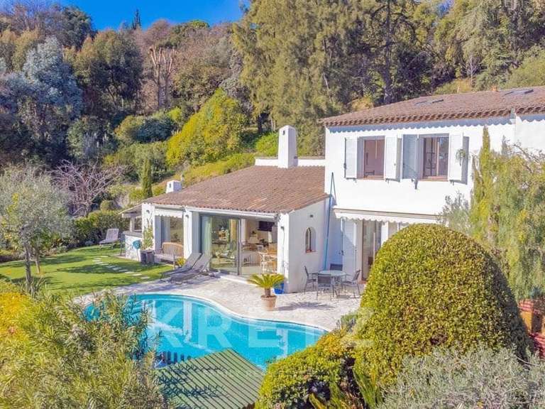 Maison Villeneuve-Loubet - 4 chambres - 200m²