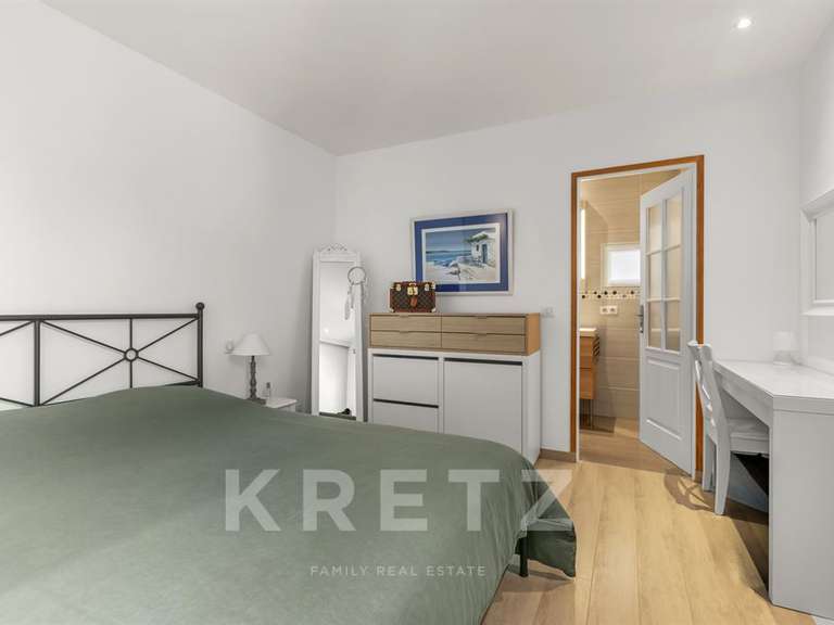 Maison Villeneuve-Loubet - 4 chambres - 200m²