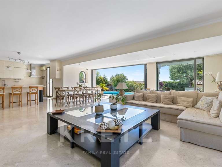 Maison Villeneuve-Loubet - 4 chambres - 200m²